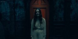 Kate Siegel nude nipple Levy Tran and Victoria Pedretti hot and sexy - The Haunting Of Hill House (2018) S1 HD1080p (3)
