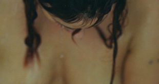 Suzanne Clément nude topless in the shower - Laurence Anyways (CA-2012) HD 720p (6)