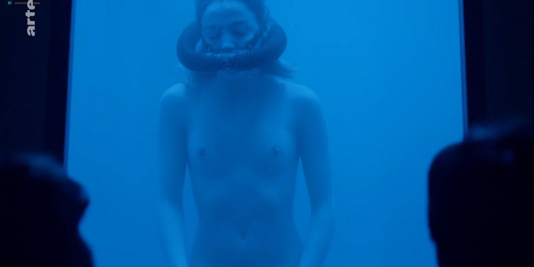 Anne Azoulay nude topless Garance Marillier nude - Ad Vitam (FR-2018) s1e6 HDTV 720p (7)