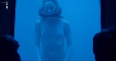Anne Azoulay nude topless Garance Marillier nude - Ad Vitam (FR-2018) s1e6 HDTV 720p (7)