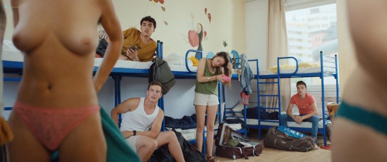 Caro Cult nude topless and busty Amelie Plaas Link nude sideboob in Interrail (FR-2018) HD 1080p