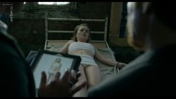 Chloé Petit nude topless - Transferts (2017) s1e4 HD 720p (5)