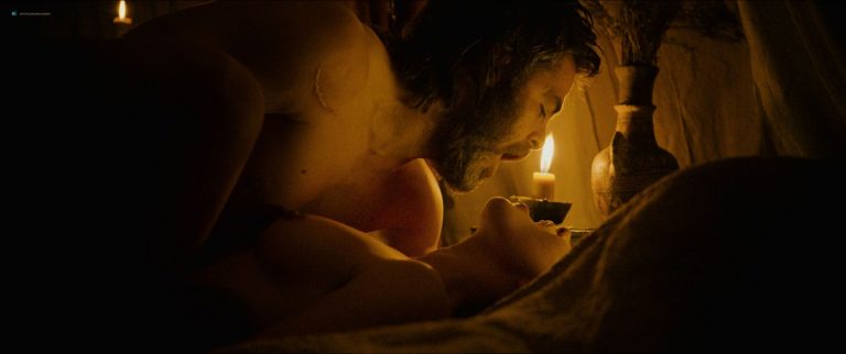 Florence Pugh nude in Outlaw King (2018)