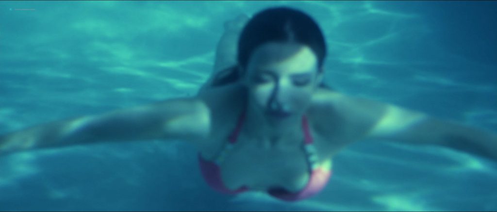 Talulah Riley hot in bikini - Submerged (2015) HD 1080p BluRay (8)