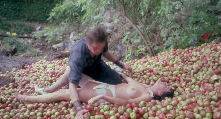 Tracy Hyde nude topless – The Orchard End Murder (UK-1981) HD 1080p