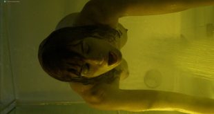 Paz Vega nude brief topless in the shower - Fugitiva (2018) s1e2 HD 1080p (3)