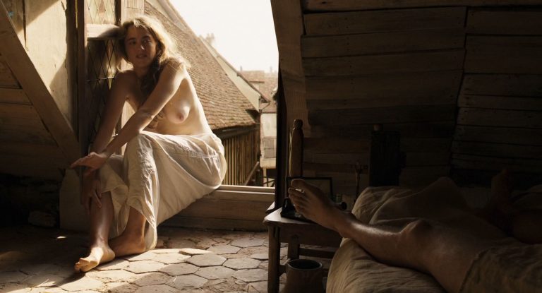 Adèle Haenel nude topless – Un peuple et son roi (FR-2018) HD 1080p Web