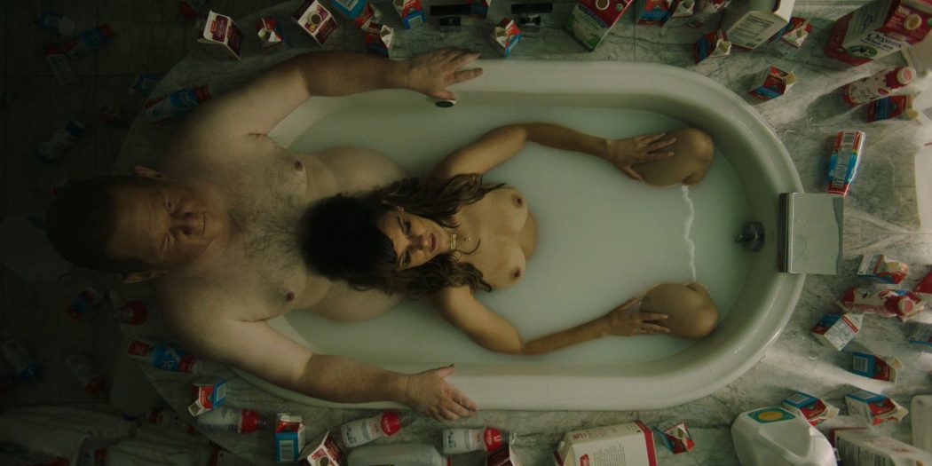 Frankie Shaw nude topless in the tub - Smilf (2019) s2e2 HD 1080p (3)
