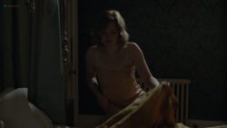Holliday Grainger hot in few sex scenes - Lady Chatterley’s Lover (UK-2015) HD 1080p BluRay (13)