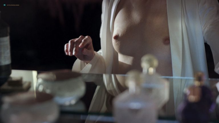 Mia Wasikowska nude topless and Maria Dizzia nude and sex – Piercing (2018) HD 1080p Web