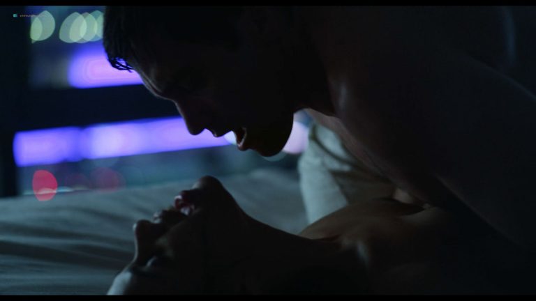 Zawe Ashton hot in one sex scene – Velvet Buzzsaw (2019) HD 1080p
