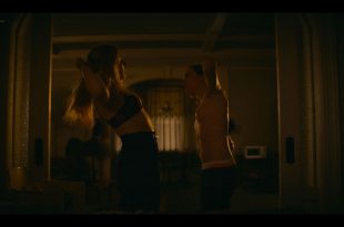 Ellen Page nude sex with Zosia Mamet - Tales Of The City (2019) s1e4-5 HD 1080p (8)