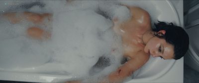 Maria Debska nude in the tub - Zabawa, zabawa (PL-2018) HD 1080p BluRay (4)