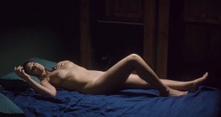 Monica Bellucci nude topless - Un ete brulant (FR-2011) HD 1080p BluRay (13)