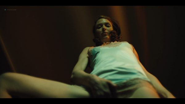 Lucy Walters sexy Carla Gugino, Natalie Hall hot - Jett (2019) s1e7 HD 1080p (10)