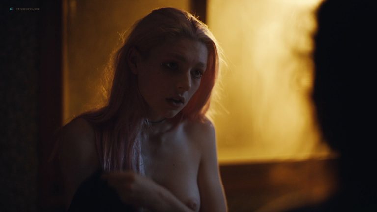 Sydney Sweeney hot Hunter Schafer topless Alexa Demie sexy in TV Show Euphoria (2019) s1e4 HD 1080p