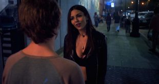 Victoria Justice hot Ella Hunt and Elena Kampouris sexy - Summer Night (2019) HD 1080p Web (7)