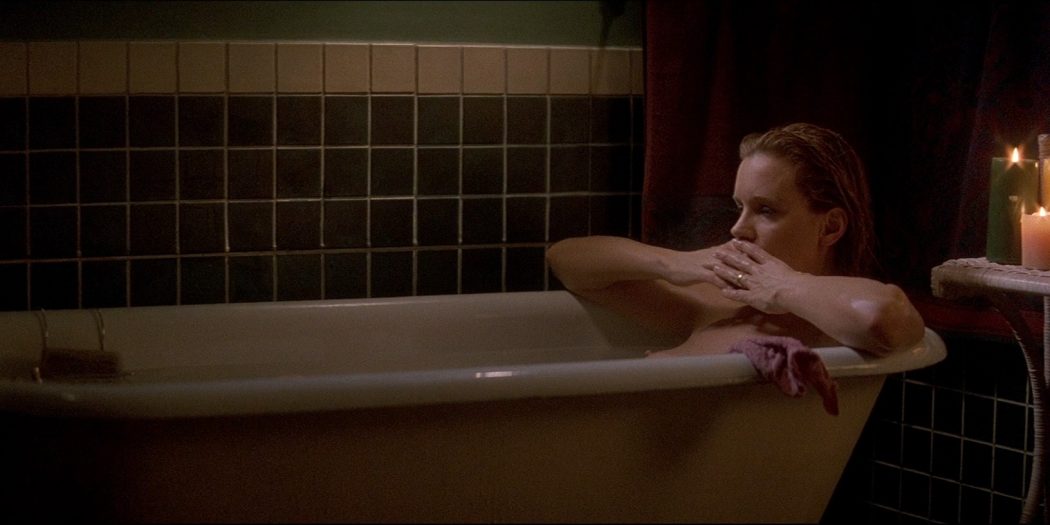 Elizabeth Perkins nude Gwyneth Paltrow butt - Moonlight and Valentino (1995) 1080p Web (10)