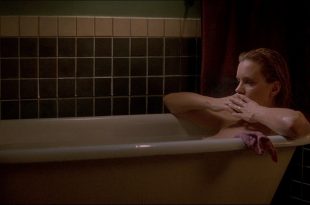 Elizabeth Perkins nude Gwyneth Paltrow butt - Moonlight and Valentino (1995) 1080p Web (10)
