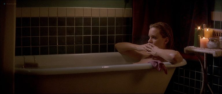 Elizabeth Perkins nude Gwyneth Paltrow butt – Moonlight and Valentino (1995) 1080p Web