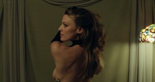 Trieste Kelly Dunn hot and Sarah Brooks nude sideboob - Girl on the Third Floor (2019) 1080 Web (3)