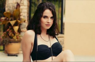 Vanessa Marano hot bikini Giorgia Whigham sexy - Saving Zoë (2019) 1080p Web (12)