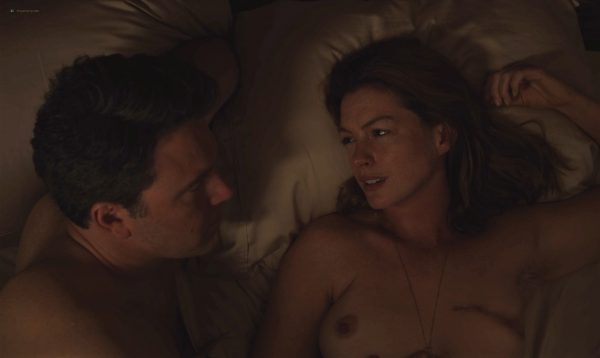 Anne Hathaway nude