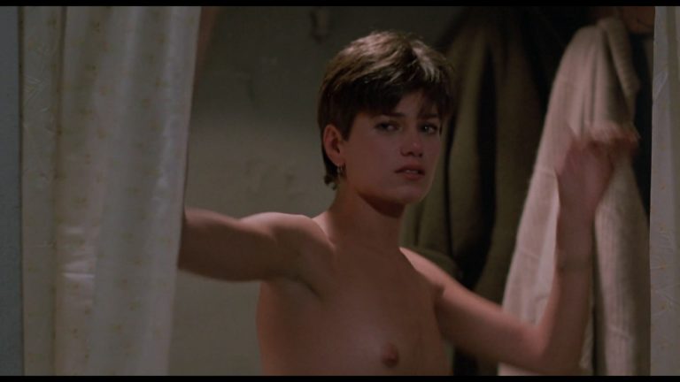 Linda Fiorentino hot and side-boob – Gotcha! (1985) HD 1080p BluRay