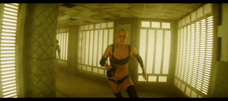 Kristen Stewart sexy Jessica Henwick hot in Underwater (2020) HD 1080p BLuRay REMUX