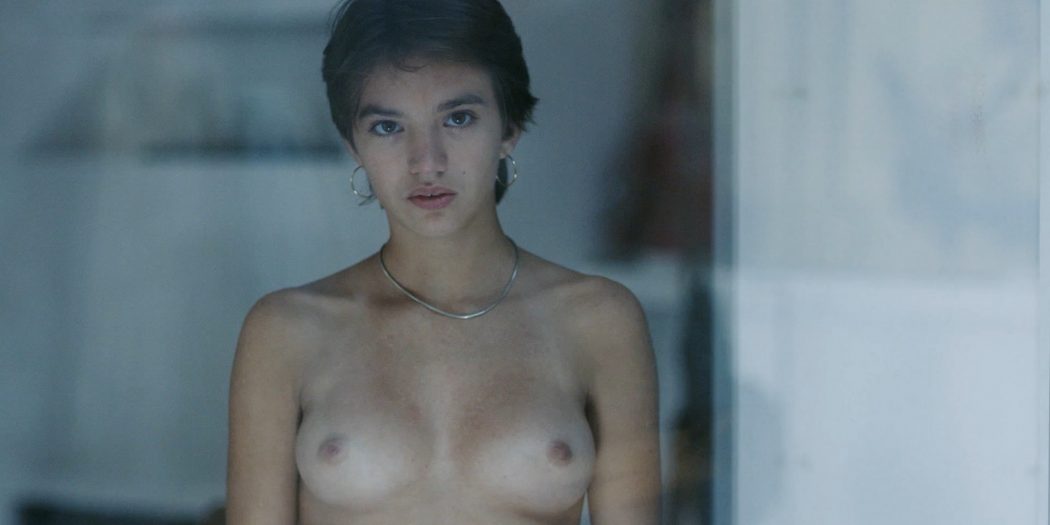 Laura Smet sexy Billie Blain nude topless - La sainte famille (FR-2019) HD 1080p Web (3)