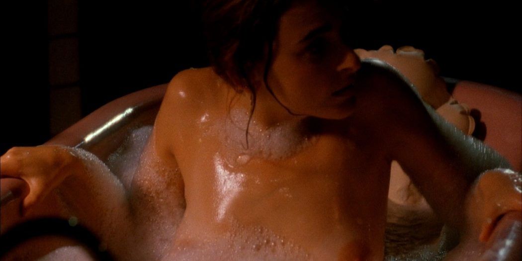 Marlee Matlin nude topless at the tub - Hear No Evil (1993) HD 1080p Web (5)