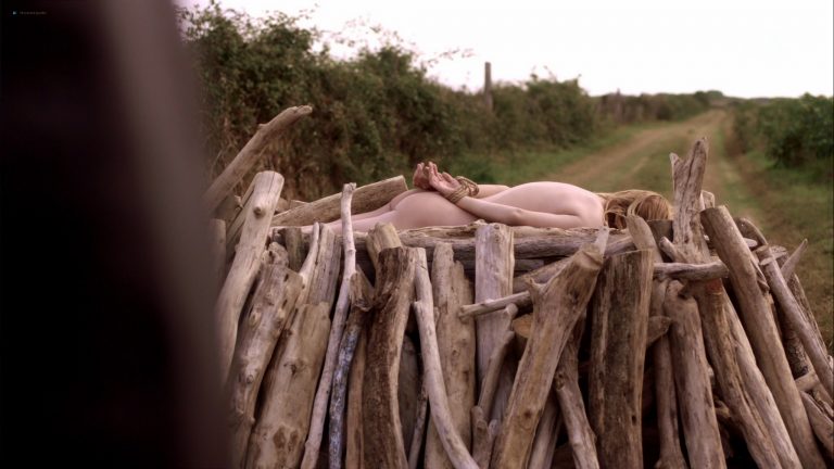 Sophie Cattani nude butt – Le Voyageur (FR-2020) s1e2 HD 1080p