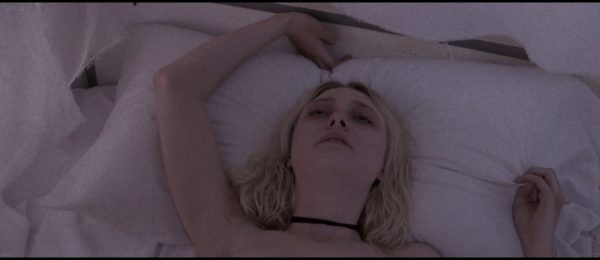 Dakota Fanning hot sex Evan Rachel Wood sexy - Viena and the Fantomes (2020) HD 1080p Web (5)
