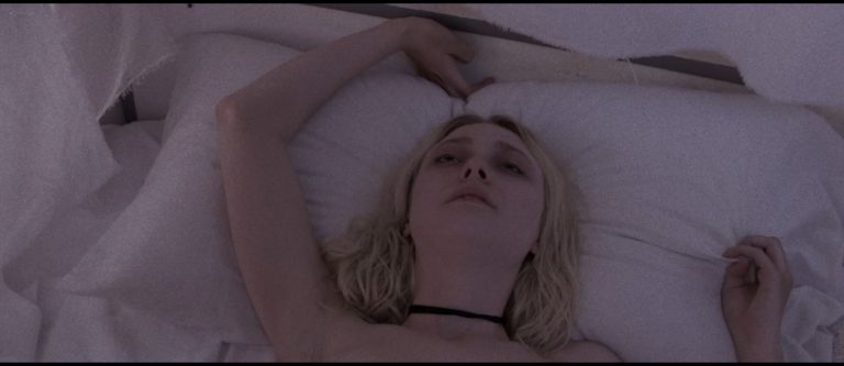 Dakota Fanning hot sex Evan Rachel Wood sexy – Viena and the Fantomes (2020) HD 1080p Web