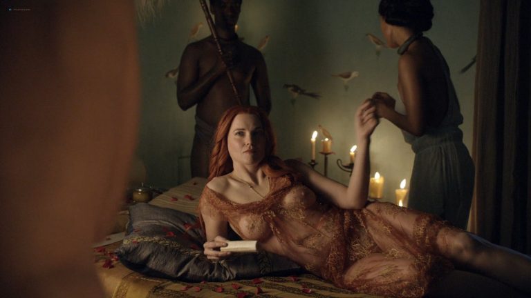 Lucy Lawless nude sex Erin Cummings, Aria Dickson nude too – Spartacus – Sacramentum Gladiatorum (2010) s1e2 HD 1080p