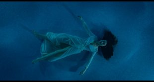 Olga Kurylenko wet see-through and sexy- Les traducteurs (FR-2019) HD 1080p BluRay (11)