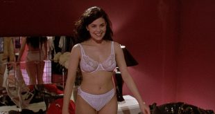 Sherilyn Fenn hot Lois Chiles sexy Britney Marsh nude - Diary of a Hitman (1991) HD 1080p BluRay (8)