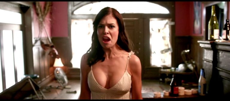 Tess Panzer hot and some sex – Junkie (2012) HD 720p Web