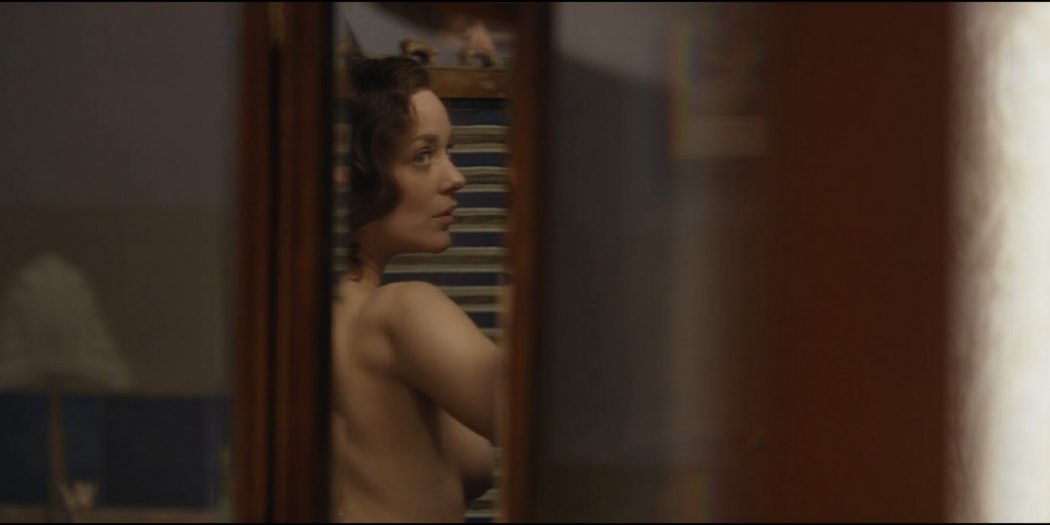 Marion Cotillard nude side boob and sex in the car - Allied (2016) HD 1080p BluRay (14)