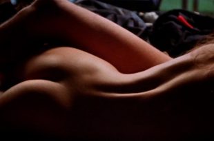 Ornella Muti nude butt and some sex - Love and Money (1982) (4)
