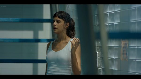 Benedetta Porcaroli hot Vittoria Puccini sexy 18 regali IT 2020 HD 1080p BluRay REMUX 016