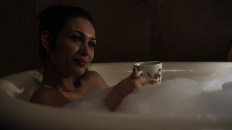 Paloma Guzmán hot sex Tatum O’Neal nipple slip and some sex – Troubled Waters (2020) HD 1080p Web