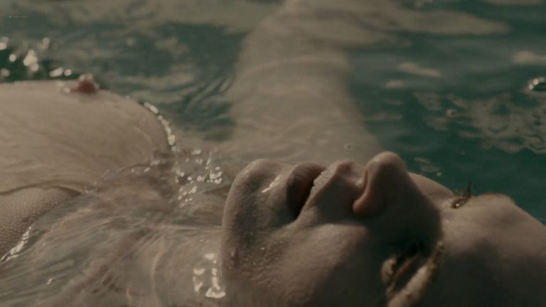 Ragga Ragnars nude and wet – Vikings (2020) S6 HD 1080p