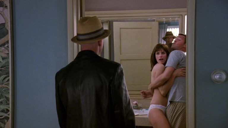Amanda Peet hot and sexy – The Whole Ten Yards (2004) 1080p BluRay REMUX