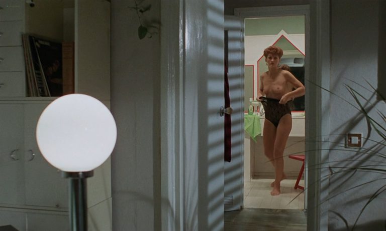Katarzyna Figura nude butt Liza Machulska nude topless and butt – Kingsize (1988) 1080p BluRay