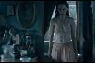Leticia Dolera see through Maribel Verdu sex Luisa Gavasa nude Chrysalis De tu ventana a la mia ES 2011 1080p Web 14