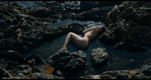 Laetitia Casta hot Noee Abita nude topless Alba Gaia Bellugi sex Une Ile 2019 s1e1 3 1080p 12