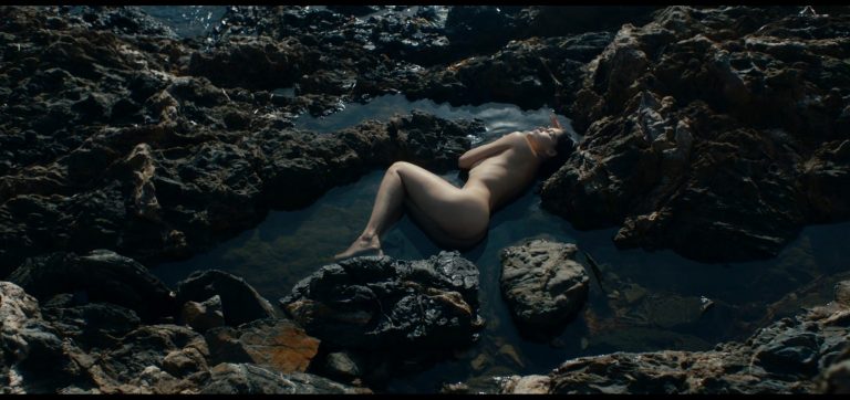 Laetitia Casta hot Noée Abita nude topless Alba Gaïa Bellugi sex- Une Ile (2019) s1e1-3 1080p