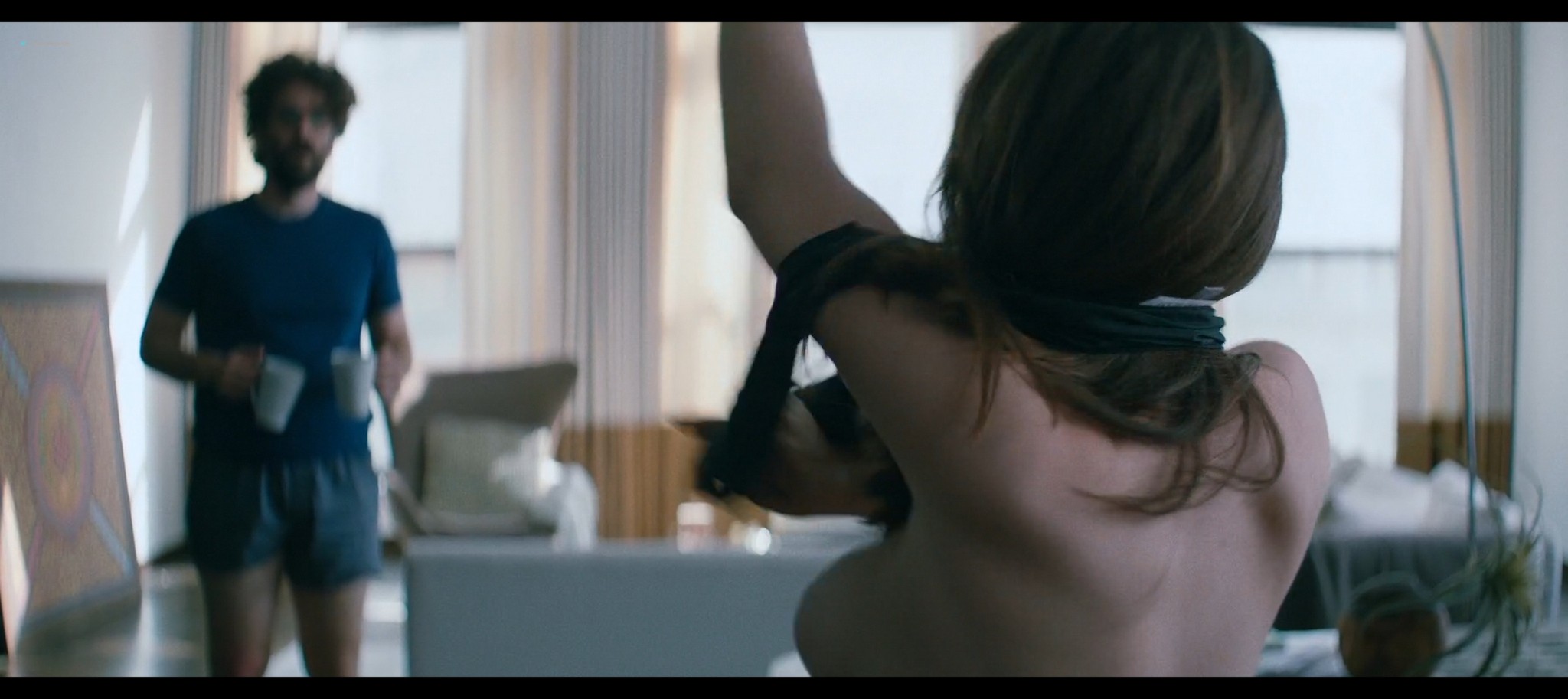 Rachel Sennott nude side-boob – Shiva Baby (2020) 1080p Web