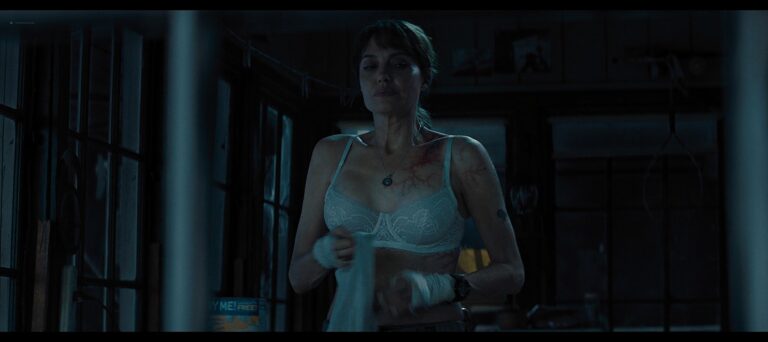 Angelina Jolie sexy in Th0se Wh0 Wish Me Dead (2021)